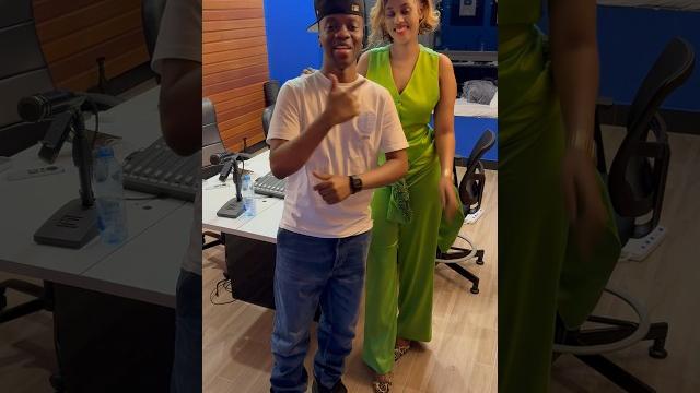 Millard ayo na ugeni kutoka rwanda Millard ayo na ugeni kutoka rwanda