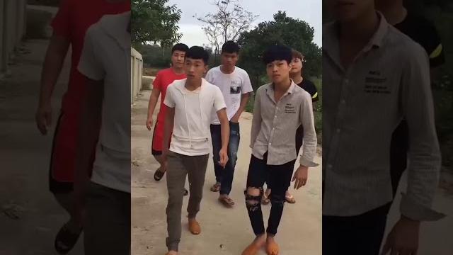 大家可以去下载快手,快手有好多视频看的。 大家可以去下载快手,快手有好多视频看的。