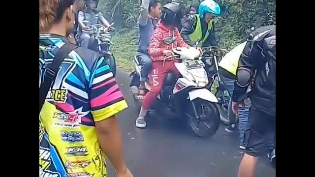 Gagal fokus gara2 paha janda Gagal fokus gara2 paha janda