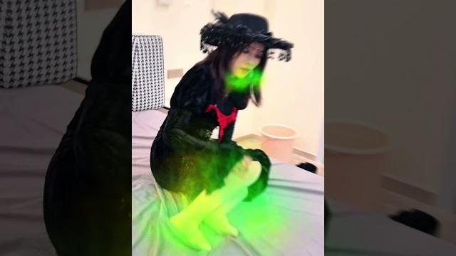 暗黑女王的脚真的是臭啊! 暗黑女王的脚真的是臭啊!
