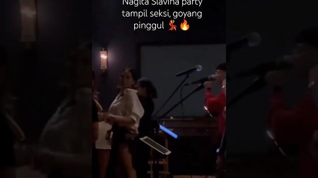 Video nagita slavina party tampil seksi,goyang pinggul #short #nagita #raffiahmad #cipung Video nagita slavina party tampil seksi,goyang pinggul #short #nagita #raffiahmad #cipung