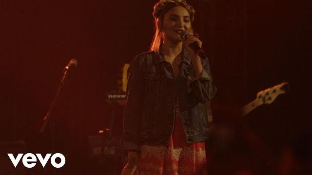 Julia michaels - issues (live) - #vevohalloween Julia michaels - issues (live) - #vevohalloween