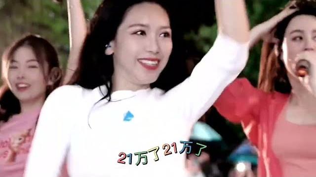 唐藝五月户外演唱會: 唐藝&豚豚&張小佳 ------- 三月裡的小雨 (mv 版) 唐藝五月户外演唱會: 唐藝&豚豚&張小佳 ------- 三月裡的小雨 (mv 版)
