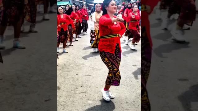 Kebaya merah viral....#shorts #subscribe #viral #like #photography #trending #fotografer #shortvideo Kebaya merah viral....#shorts #subscribe #viral #like #photography #trending #fotografer #shortvideo