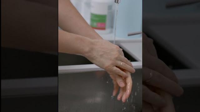 Зачем мыть руки с мылом Зачем мыть руки с мылом