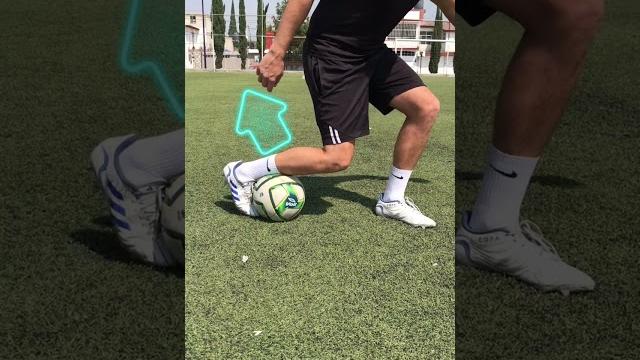 Aprende trucos de fútbol ️ #futbol #soccerskills #soccer Aprende trucos de fútbol ️ #futbol #soccerskills #soccer