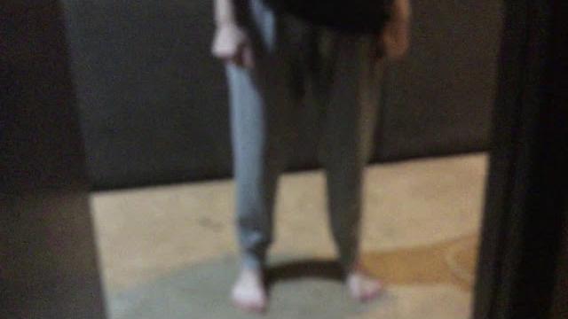 Pee in pants prank Pee in pants prank