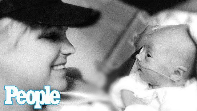 Anna faris shares rare photo of son as an infant to highlight premature birth fundraiser | people Anna faris shares rare photo of son as an infant to highlight premature birth fundraiser | people