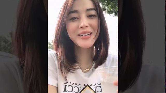 Abang ojol nyusu yuk#youtubeshorts #shortvideo Abang ojol nyusu yuk#youtubeshorts #shortvideo