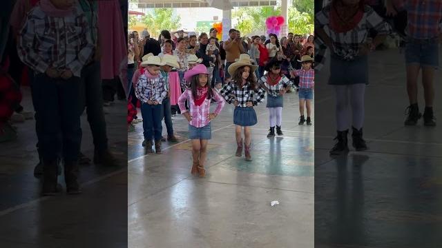 Alondra la maestra de baile #baile #bebe #cumbias #niños #bebe #cumbias #niña #alondra Alondra la maestra de baile #baile #bebe #cumbias #niños #bebe #cumbias #niña #alondra