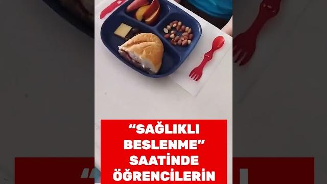 Bir öğretmen sağlıklı beslenme saatinde öğrencilerin hazırladığı yemekleri paylaştı #shorts #keşfet Bir öğretmen sağlıklı beslenme saatinde öğrencilerin hazırladığı yemekleri paylaştı #shorts #keşfet