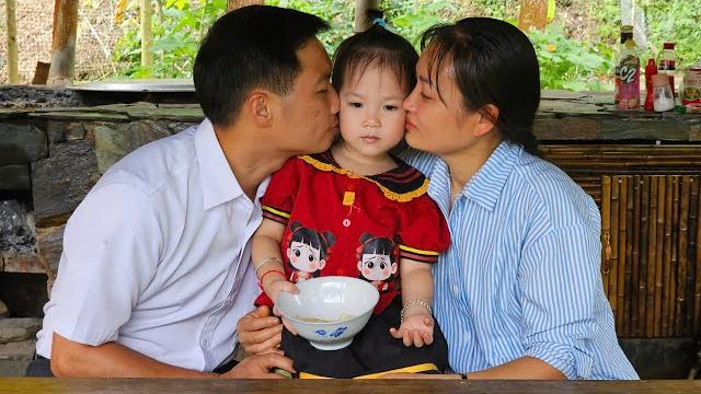 Morning kisses, gardening, grilled chicken – a warm family dinner full of love and togetherness Morning kisses, gardening, grilled chicken – a warm family dinner full of love and togetherness