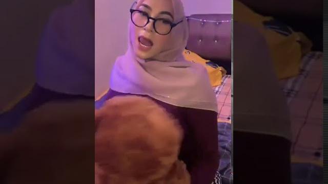 Hijab live hot semok Hijab live hot semok