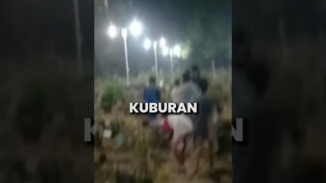 Kocak, para bocah grebek sahur di kuburan Kocak, para bocah grebek sahur di kuburan