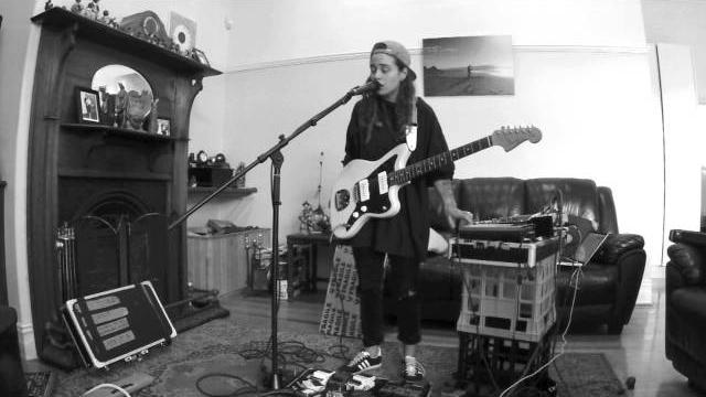 Tash sultana - jungle (live bedroom recording) Tash sultana - jungle (live bedroom recording)