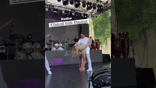 Hadise türkcell hayat var konseri 2022 Hadise türkcell hayat var konseri 2022