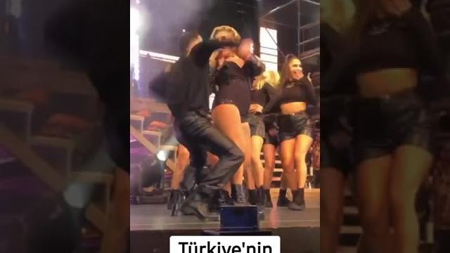 İrem derici harbiye de yıktı ortalığı #iremderici #kerimcandurmaz #harbiyeaçıkhava #istanbul İrem derici harbiye de yıktı ortalığı #iremderici #kerimcandurmaz #harbiyeaçıkhava #istanbul