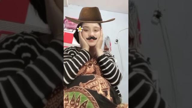 Bumil live spill perut besar putih dan mulus Bumil live spill perut besar putih dan mulus