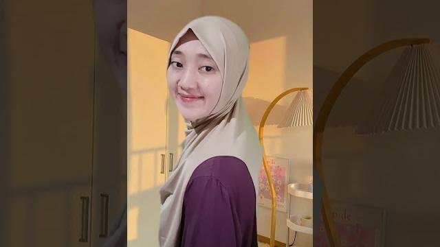 Hijab cek di keranjang Hijab cek di keranjang