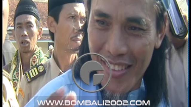 File #c74b amrozi : nyawa saya tidak ada hubungannya dengan eksekusi dan grasi #2002balibombings File #c74b amrozi : nyawa saya tidak ada hubungannya dengan eksekusi dan grasi #2002balibombings