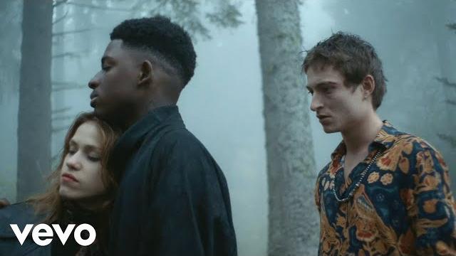 Blow - you killed me on the moon (official video) Blow - you killed me on the moon (official video)