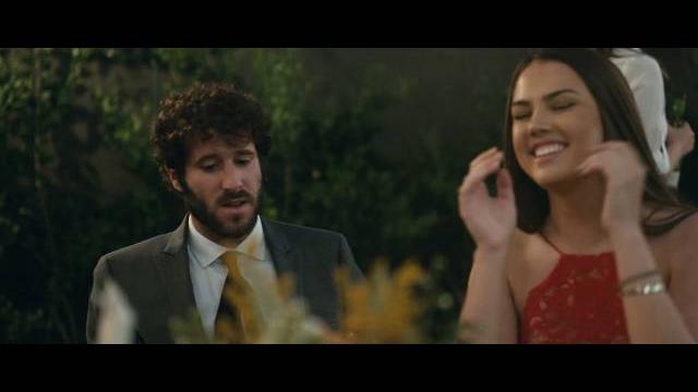 Lil dicky - molly feat. brendon urie (official video) Lil dicky - molly feat. brendon urie (official video)