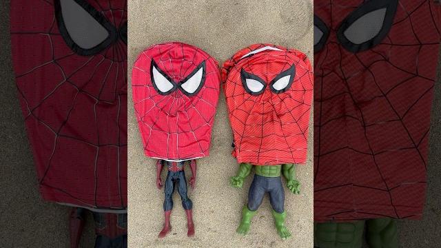 Spidey & hulk choose mask in the sand - marvel toys Spidey & hulk choose mask in the sand - marvel toys