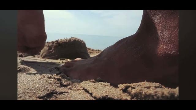 Giantess roma beach Giantess roma beach