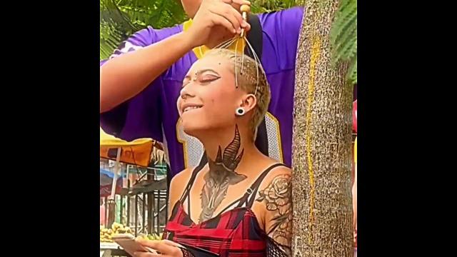 Head massage Head massage