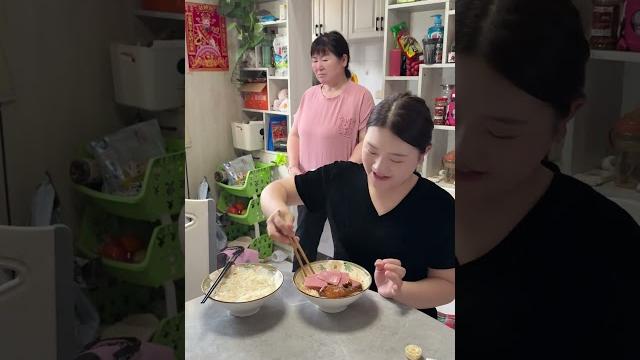 看来是我误会儿媳妇了#婆媳 #温馨画面 #家和万事兴 看来是我误会儿媳妇了#婆媳 #温馨画面 #家和万事兴