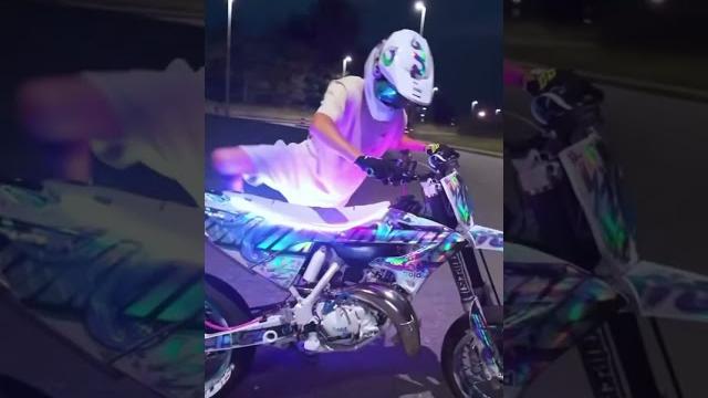 Bike️#supermoto #husqvarna #ktm #supermot #wheelie #stuntriding #4stroke #motolife #exc #stunt Bike️#supermoto #husqvarna #ktm #supermot #wheelie #stuntriding #4stroke #motolife #exc #stunt