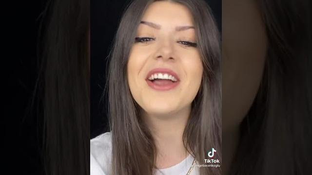 Simge barankoglu yeni tiktok videosu Simge barankoglu yeni tiktok videosu