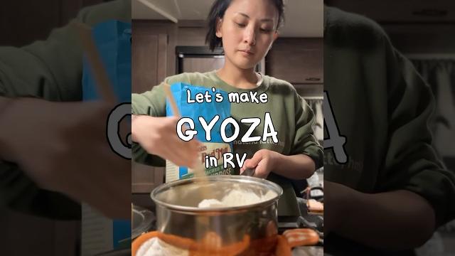 Japanese mom teach how to make gyoza from scratch Japanese mom teach how to make gyoza from scratch