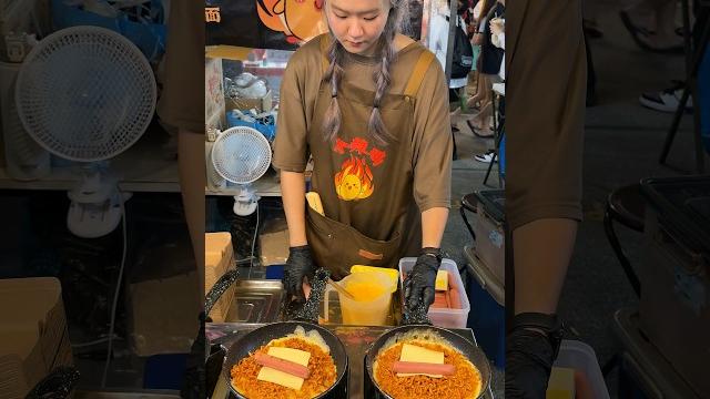 말레이시아서 대박중인 한국의 불닭볶음면 오물렛 말레이시아서 대박중인 한국의 불닭볶음면 오물렛