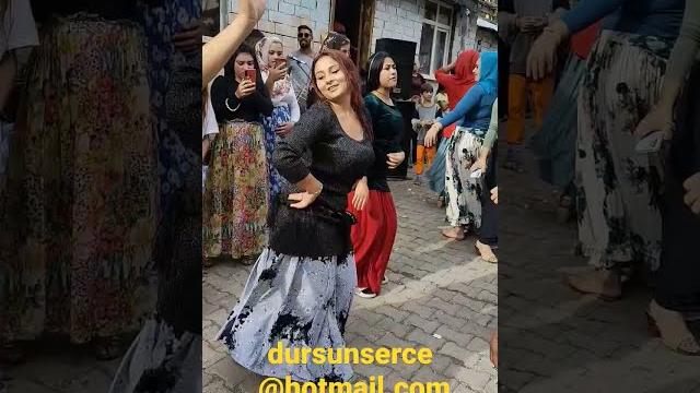 Eğlenceli̇ düğün Eğlenceli̇ düğün