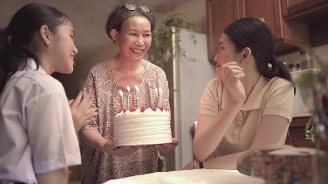 Nadin amizah - bertaut (official music video) Nadin amizah - bertaut (official music video)