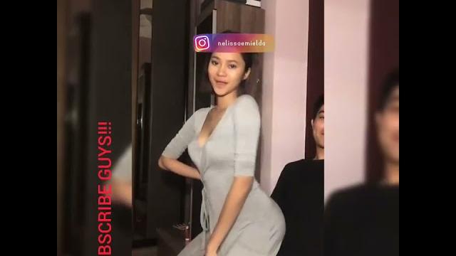 Awek goyang baik hati bayar bil air Awek goyang baik hati bayar bil air