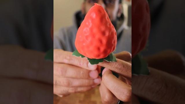 Let's try the "viral" strawberry ice cream Let's try the "viral" strawberry ice cream
