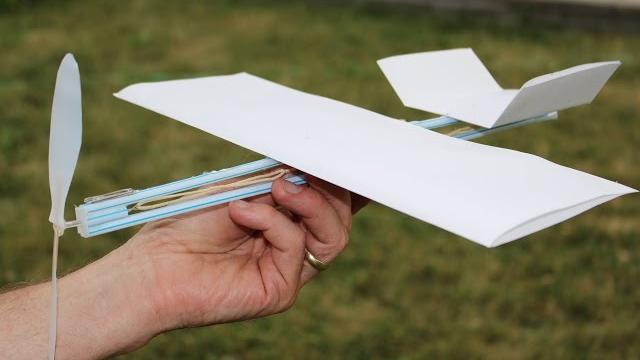 How to make a rubber band plane out of paper - very easy How to make a rubber band plane out of paper - very easy