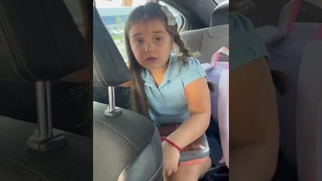 Kucna devojcica- potukla se prvi dan u skoli Kucna devojcica- potukla se prvi dan u skoli