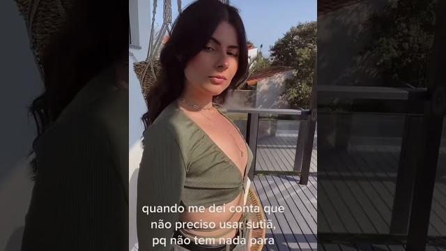 Um #shorts para mulheres de peitos pequenos Um #shorts para mulheres de peitos pequenos