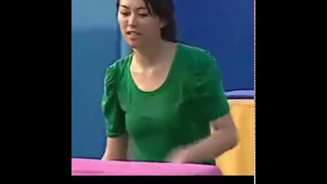 美女玩闯关游戏,走光 美女玩闯关游戏,走光