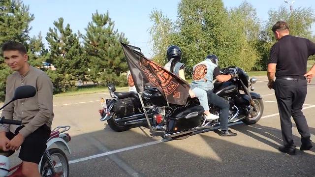Мото виктора покатушки по городу на ригах Мото виктора покатушки по городу на ригах