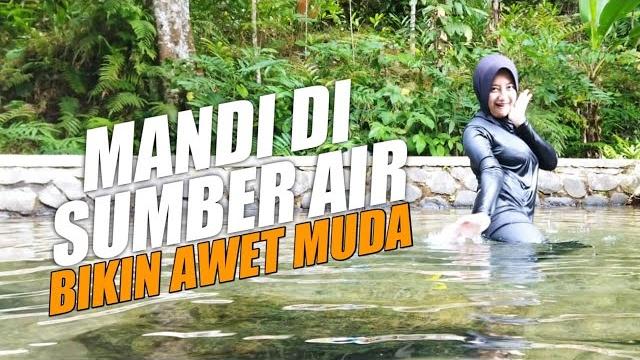 Berenang di sumber mata air bareng @leona kanza Berenang di sumber mata air bareng @leona kanza