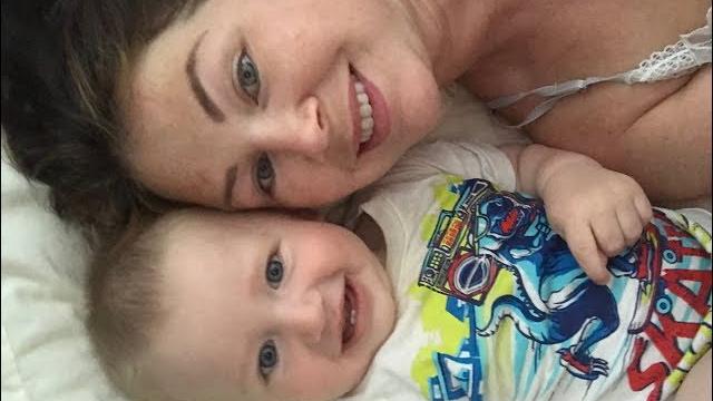 Funny and cute baby - mom kisses!!! Funny and cute baby - mom kisses!!!