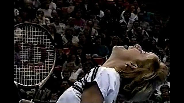 Chris evert vs. martina navratilova ft. evert/mcenroe vs. navratilova/connors atlanta 1995 exo Chris evert vs. martina navratilova ft. evert/mcenroe vs. navratilova/connors atlanta 1995 exo