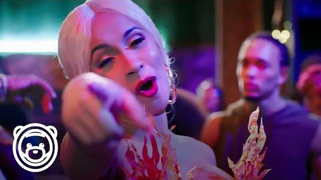 Ozuna - la modelo ft cardi b (video oficial) Ozuna - la modelo ft cardi b (video oficial)