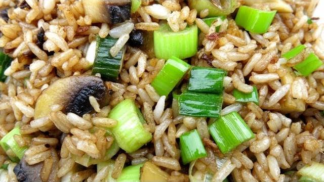 How to make easy fried rice How to make easy fried rice
