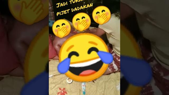 Jadi tukang pijat dadakan... Jadi tukang pijat dadakan...