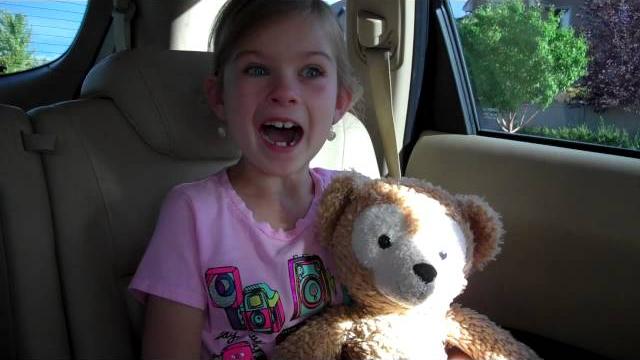 Lily's disneyland surprise....again! Lily's disneyland surprise....again!